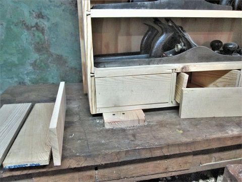 1258316957_PlaneTilDrawersdrawerfrontfitted.JPG.e3ef0ec00e5f361e3513c68fa6591429.JPG