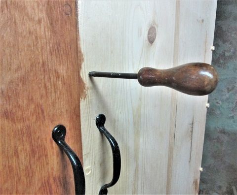 86122231_ToolCabinetdoorsscrewstarter.JPG.b121e34edffc0ff60f4ef8f0a2952576.JPG