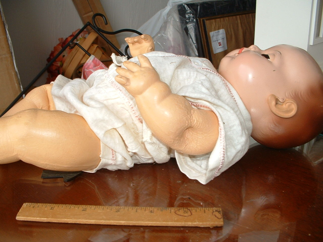 1261312985_40antiquedoll.JPG.4fa20e50d77c110bf0ecdfea1300121d.JPG