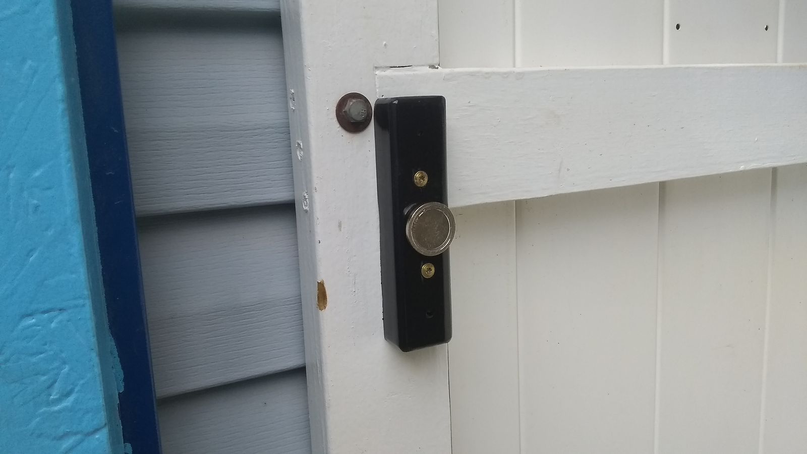 1811068785_gatelatchmagnetic.jpg.4143560314e6092a64bcc09433a965a2.jpg