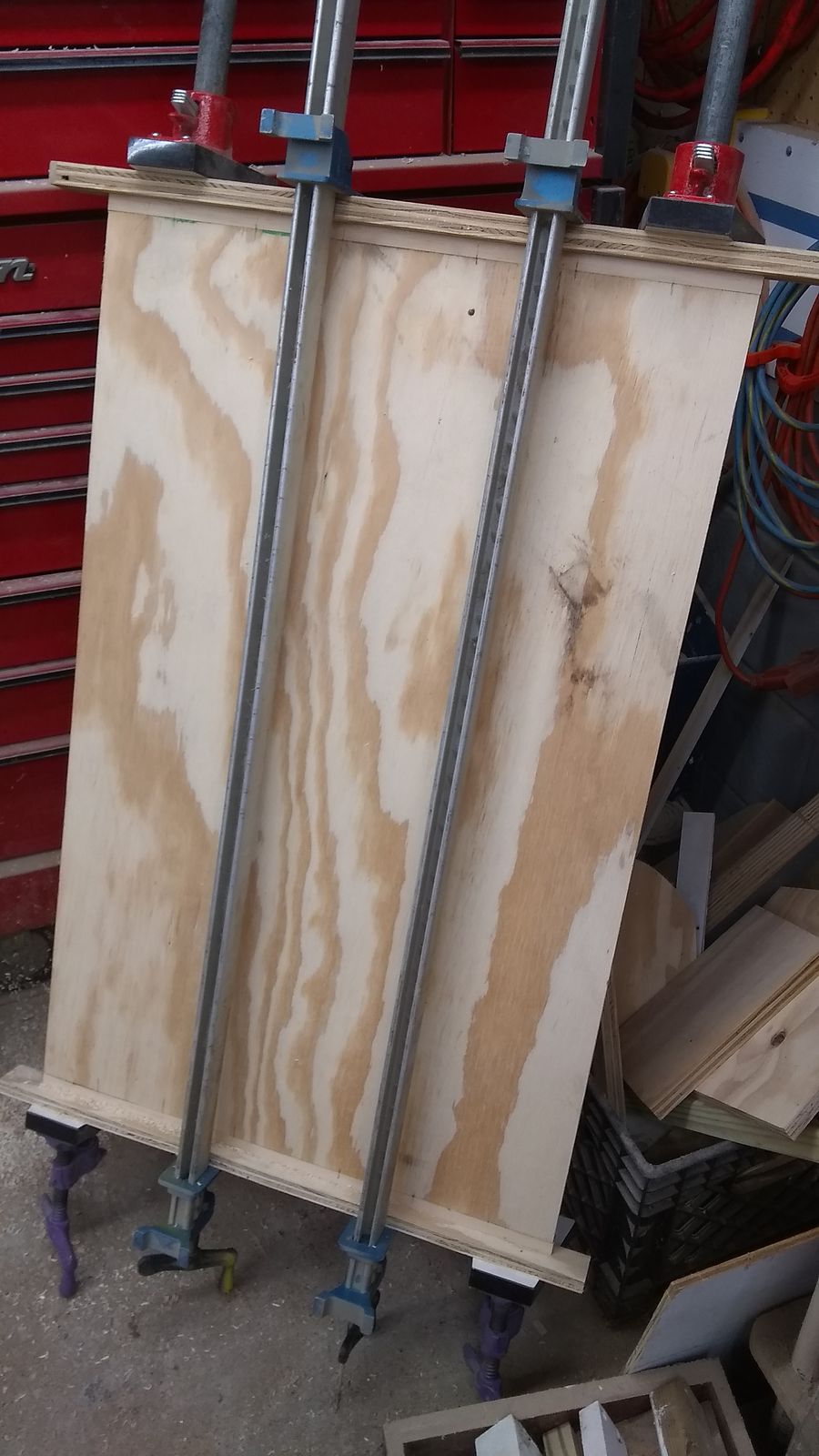 1960750421_bottomshelfglueup.jpg.36c5248ce4ca27e797650732b0b0cbd7.jpg