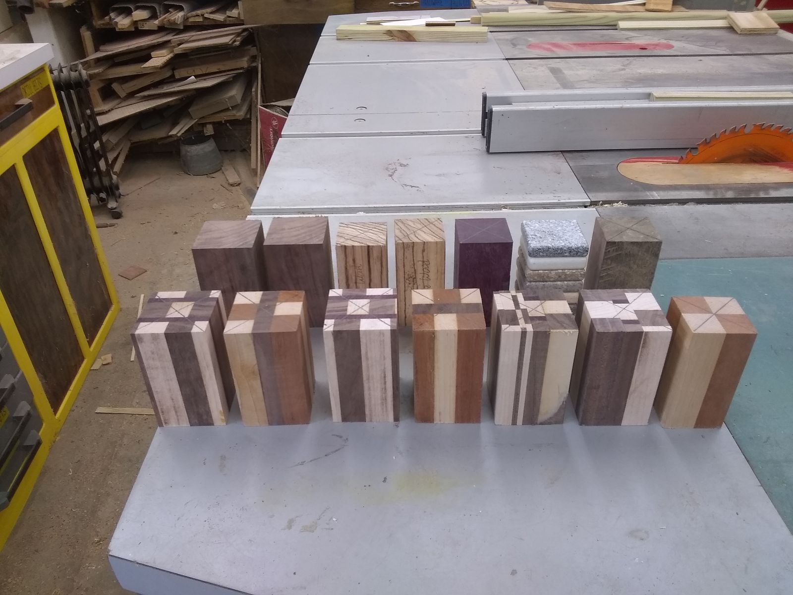 939247219_winebottletopperblanks.jpg.9ace37f81b0e523c90583e5a423d7bef.jpg