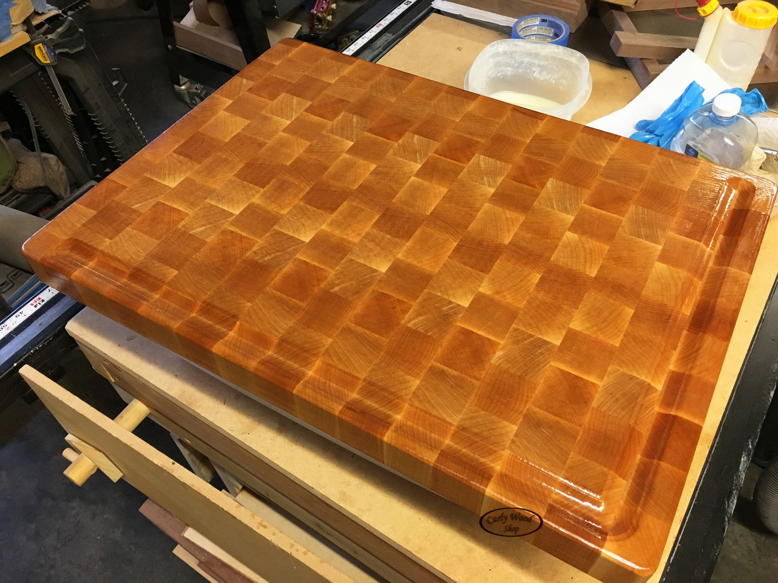 1729427419_025-ThreecoatsofmineraloiloneheavycoatofBeeswax.JPG.aca8eede54370fc0a74722499f25a810.JPG