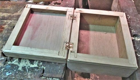 1358188522_DovetailClassbuildaboxhingedlid.JPG.b999b597a2cb74ec4ba2a9dac10c649f.JPG