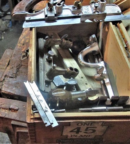 1543863759_DovetailClassbuildaboxchooseabead.JPG.9a2f7709a54e3e8b2e1226f67c8baec8.JPG