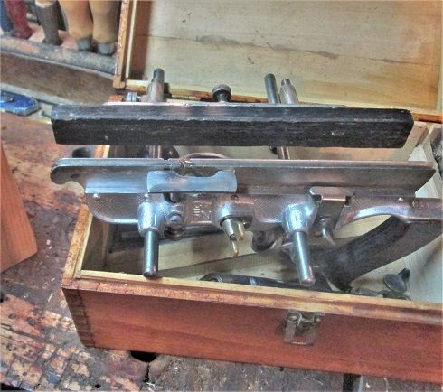 702282323_DovetailClassbuildaboxcutterinstalled.JPG.876538bd47c11a90324f42755fefe663.JPG