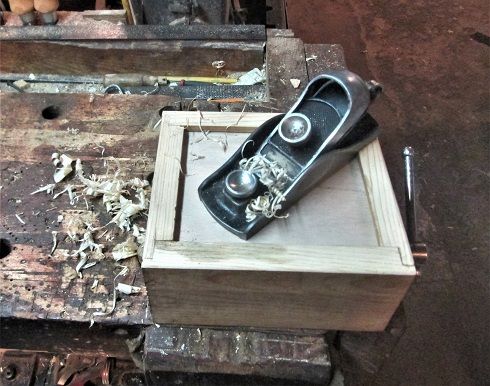 734803731_DovetailClassbuildaboxlevelthetop.JPG.4fb31e7f73e5d5330f5e7155ae9ab983.JPG