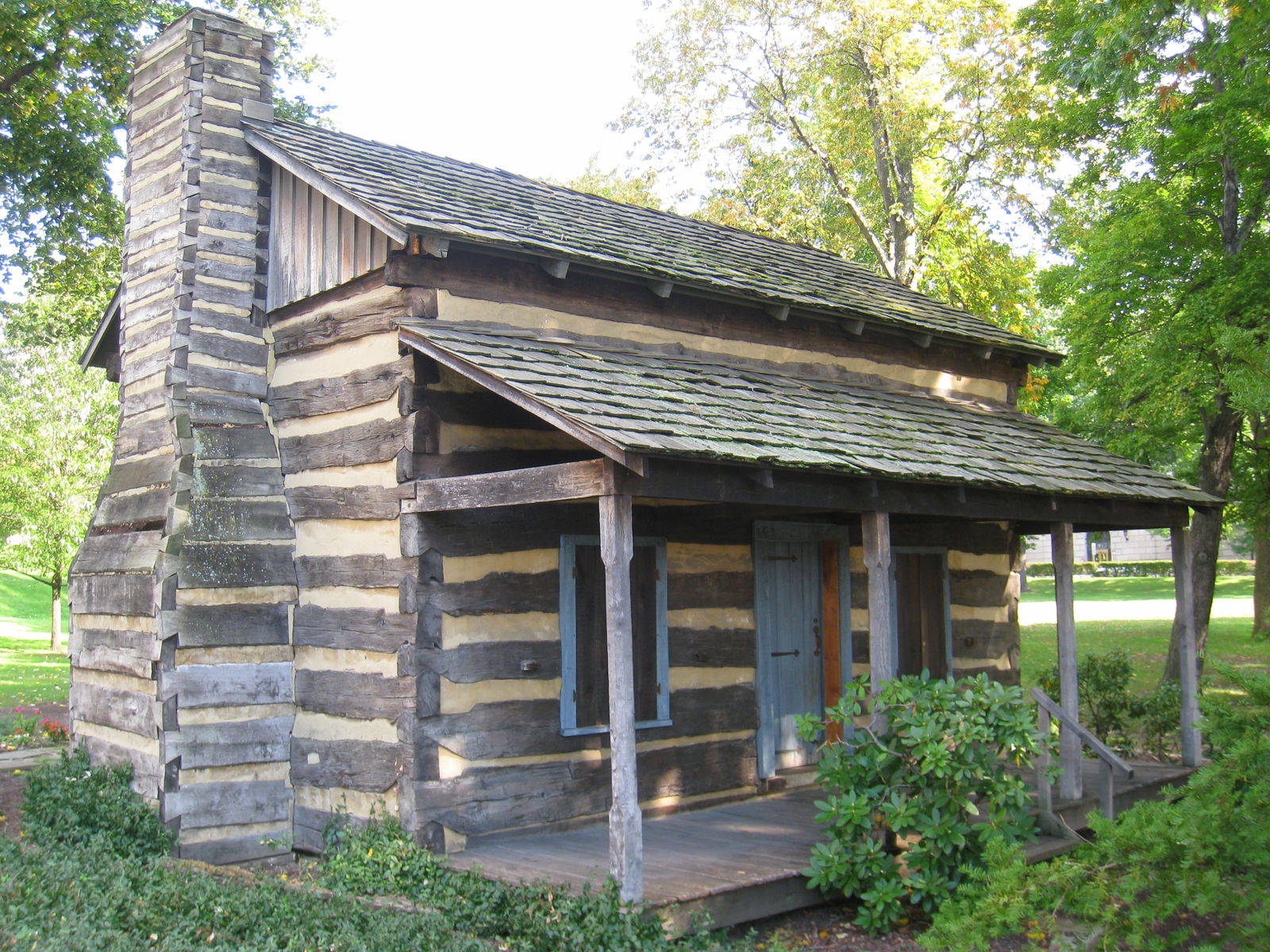 Log_Cabin_(University_of_Pittsburgh)_-_IMG_0798.jpg.4f6f3bed556306c14c2948377b2cc1b4.jpg