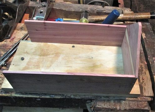 32687259_CedarToolBox2cornersdone.JPG.87c4b6a0a55024fc119b9fdf6539e59e.JPG