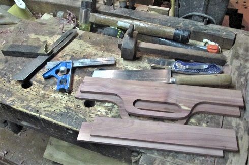 537795939_CedarTrayProjectdovetailtools.JPG.375b71af7b72621c709daff8e7ed6ad9.JPG