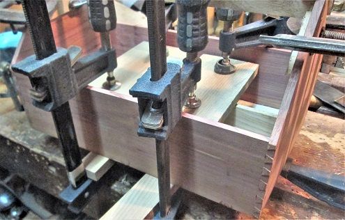 199003010_CedarToolBoxcauldetails.JPG.e836417046f0e248c049cc7eb38502db.JPG