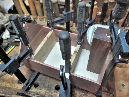 838506063_CedarToolBoxfloorgluedin.JPG.3e149c637e722de39a38b48ac3cd7672.JPG