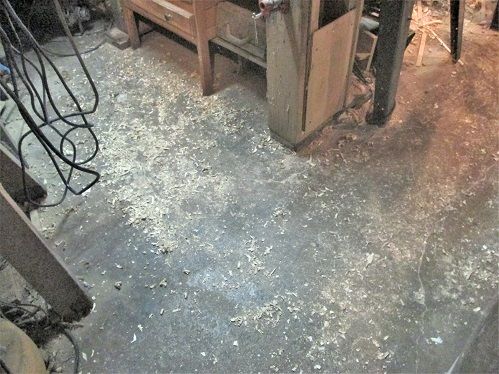 1529062097_BathroomCabinetChippyday.JPG.4567480c1152a9b687bd6b4d362a7b3c.JPG