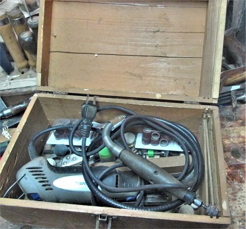 292970316_Toolstowagenewtenentsintheold.JPG.79cc47bb8c856a5bbe1abdd0dceaaaed.JPG