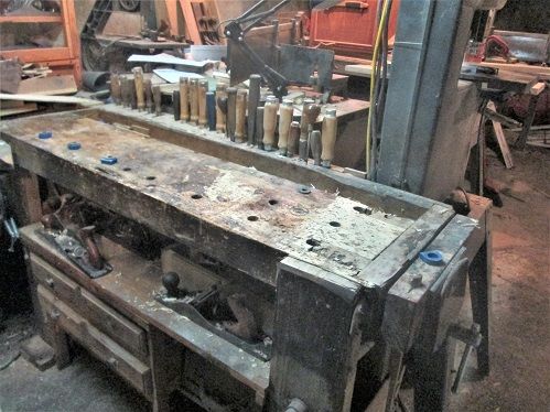 319610516_TheShopCleanUpthebench.JPG.449d8cd85371874fb274156b602c2d1a.JPG