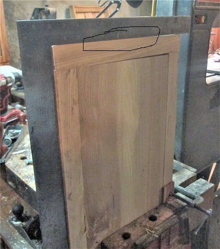 819347606_Doorbuild101checkingforsquare.JPG.060616c178f8a8796cf8efcb6dd12fc3.JPG