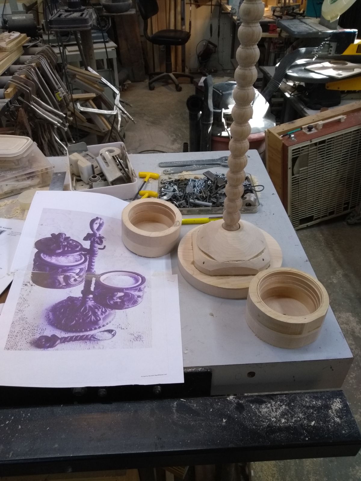 1739892179_IMG_20210306_104840378carvedsugarserverforcenteroftable.jpg.f4aadd4c566357b03a8e3efcba15b61e.jpg