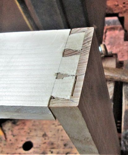 1535456235_GazeboTableDrawerBuild1stdovetails.JPG.6aff91244156e652f1af4b73bd0e1784.JPG