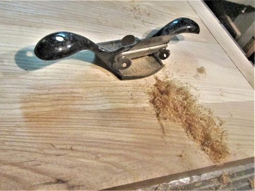 2036265148_GazeboTabletopmakingshavings.JPG.5961f72a89d24f59bd92ac9a8f1297ad.JPG