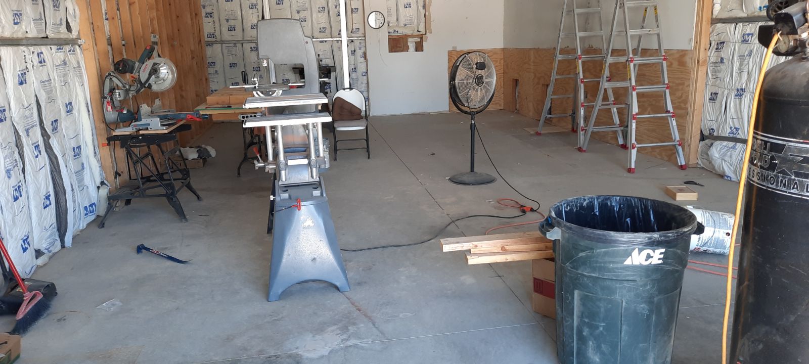 Shop.jpg.193ac3978890e43c1f91b86d019f8951.jpg