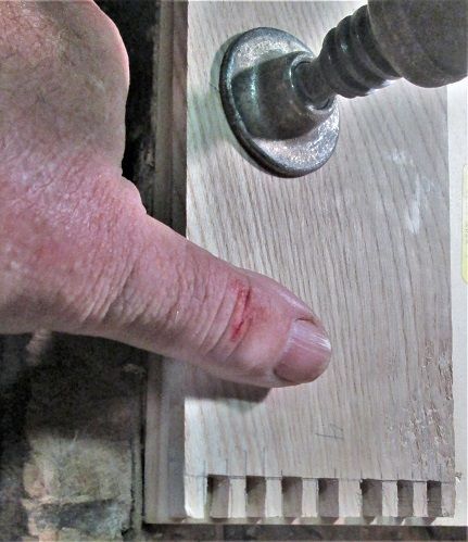 1084875786_June2021BoxProjectOuchsharpknife.JPG.7f45f446bce3b15ebf0411acdc751133.JPG