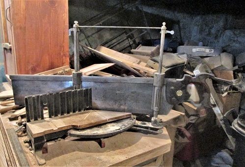 839705542_TheGlueUpMitersaw.JPG.0cb911e90fd81a100c37f5f035919fcf.JPG
