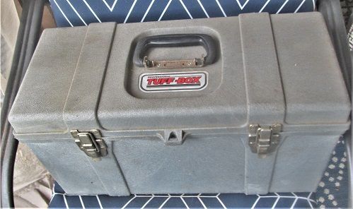 1666708098_3BoxofGoodies.JPG.7917f9c857f1b4d4ea455d3162e9e30c.JPG