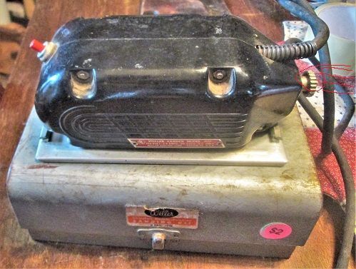 392838875_WellerSandermysteryknob.JPG.1de7273da8a97e6d8077e13051e783aa.JPG