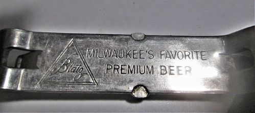 Blatz.JPG.cb8c7db35c9875215449f737d2acbc53.jpg.b5bc011a3190fe6eccf297a52fff5a57.jpg