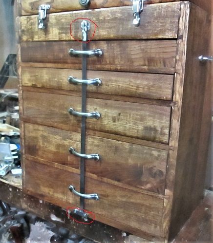 1178591966_ToolChestDrawerslockingbaradded.JPG.0d2fd433386c046f914402719a147909.JPG