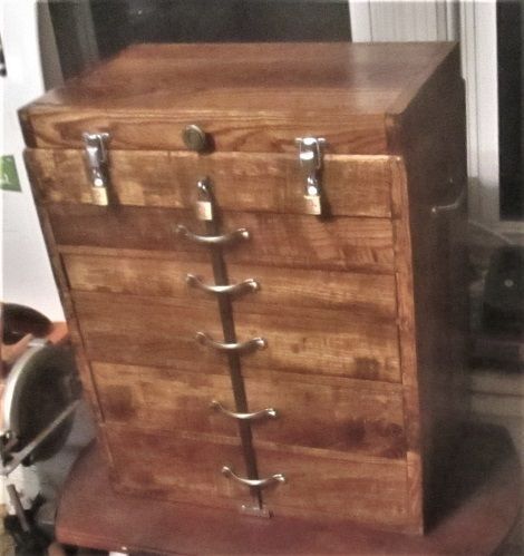 1210757751_ProjectPostToolChest.alllockedup.JPG.d75521d44f20bb8d28d09ff8073b311f.JPG