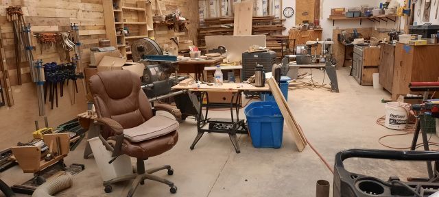 1310143896_messyshop.jpg.c556da97efad45743d7b4940e551b982.jpg