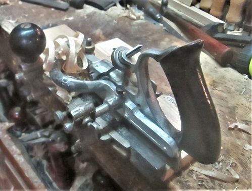 1809321237_Drawerbuild103groovyshavings.JPG.6e2c6db7fb239e5d86cbacefc013608f.JPG