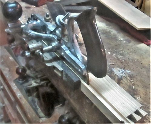 910202615_Drawerbuild101sidesgetagroove.JPG.5b2556043b480c1cc660ae0931e5881a.JPG