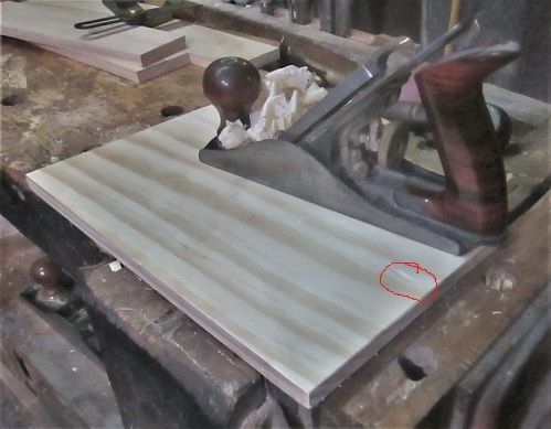 93497610_Box2cleaningupinsideoflid.JPG.a14e1f1a045cc3e8af8b51062b2aa165.JPG