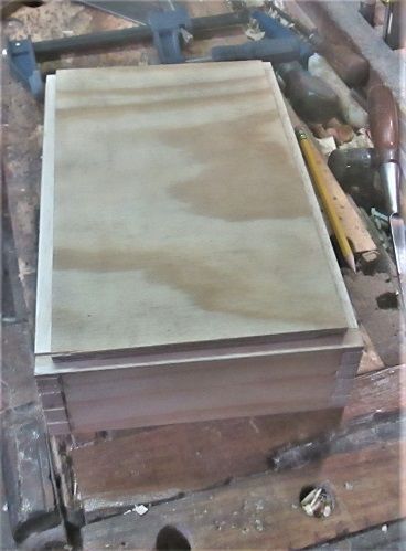 1176746799_BoxNo.2plywodbottom.JPG.eaea45466bf2b5f3fe28d88af06f76ad.JPG