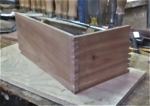 607289798_ACedarBoxcorner2done.JPG.d1170c01e434db29503518094b62c677.JPG