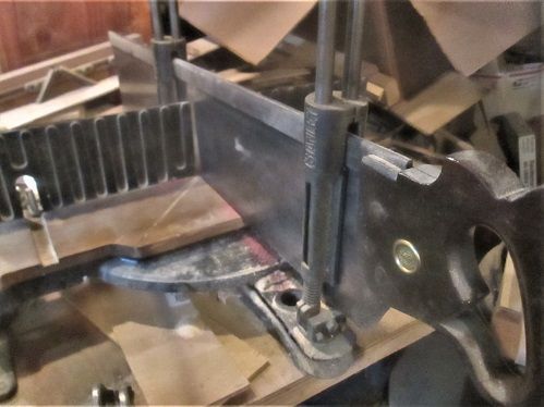 647815047_ACedarBoxcrosscutsaw.JPG.17614149445444a37d477542d35b6d09.JPG
