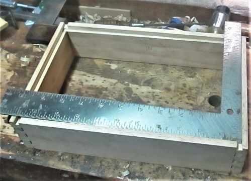 805779521_BoxNo.2mightbesquare.JPG.77241ae5287d787cc489ed7f7d79ae54.JPG
