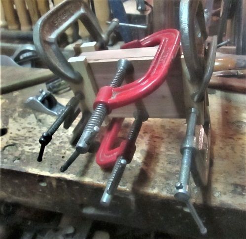 1667208499_CedarTraybottomclamped.JPG.d4900614b09c18e6689c798bb957bc18.JPG
