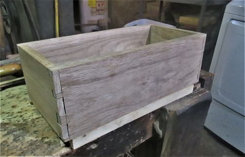 168042452_TheSellersBox4cornerdryfit.JPG.182b30b18a9ed6a612b8695df0a095f3.JPG