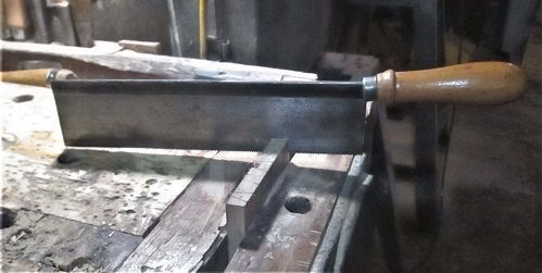 609258871_DesktopBoxcuttingtails.JPG.c6148bb33d41a740a98857d9fa771e8b.JPG
