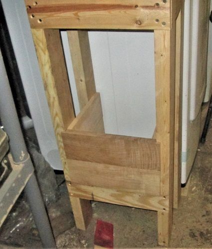1018197920_Drillpressstand2drawers.JPG.c327430092c92f5a7f1f62a48bae718a.JPG