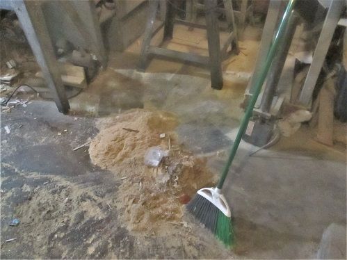 1026371357_DrillPressStandtablesawsmess.JPG.3e9c0d0491eefe01cdfa4fcdc8a12a6c.JPG