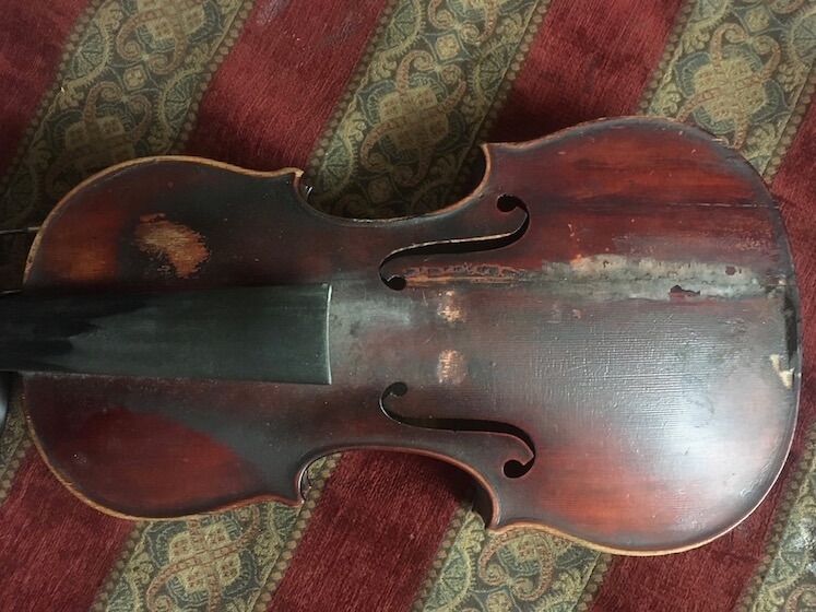 1051621646_mysteryfiddle1.jpg.45f22b72d95e52f2393c894f0300780f.jpg