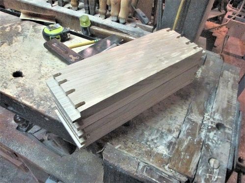 1273337629_Bankofdrawers4done.JPG.3d4928a6fe5825701922bb8be2b8fce1.JPG