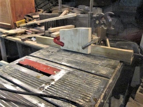 421281893_TheDungeonWoodworkingShopfencejig.JPG.f4e371873cc4443f753a00de7a23e2b8.JPG