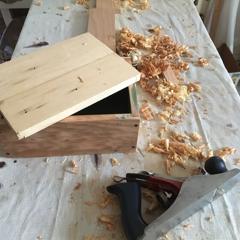 _planing_a_box_flat_on_a_makeshift_bench_.JPG.74fc287b70ce76bc856227b1dbd0eb7e.JPG