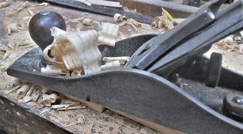 1381062552_LegsPart2makingshavings.JPG.a5cb9b749ea15d887b9351843d2fcab5.JPG