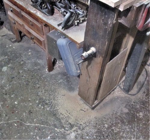 1440071924_AprilProjectmakingsawdust.JPG.17506f92f1dbb3357bde982069cd201e.JPG